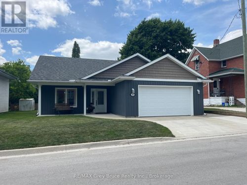 206 4th Ave Sw, Chesley, ON, N0G1L0 | Card Image