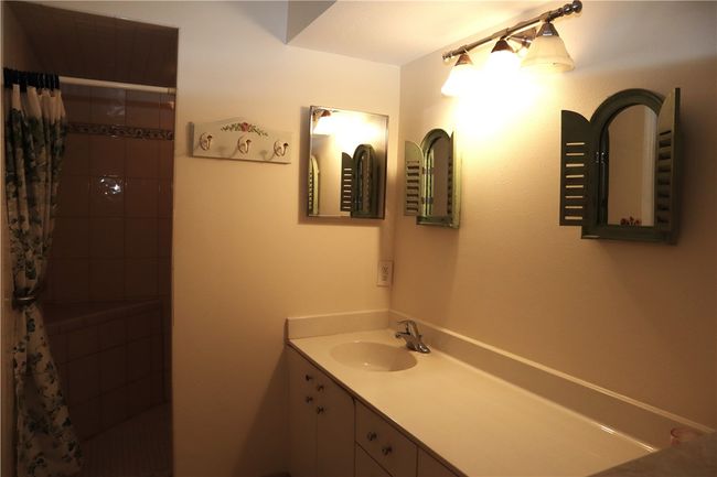 APT-201 - 6240 E Mirror Lake Dr, House attached with 2 bedrooms, 2 bathrooms and null parking in Sebastian FL | Image 10