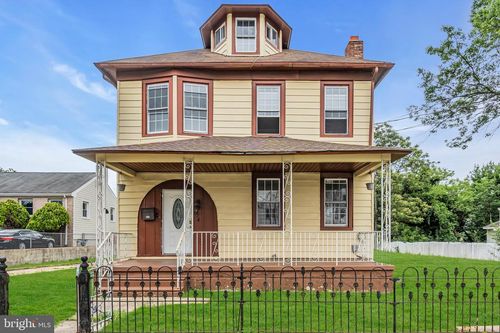 224 E Washington St, Riverside, NJ, 08075-3629 | Card Image
