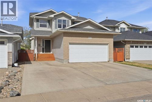 1663 Fenwick Cres N, Regina, SK, S4X4N4 | Card Image