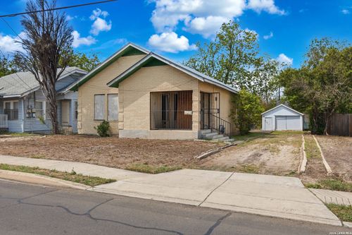 2437 E Houston St, San Antonio, TX, 78202-3125 | Card Image