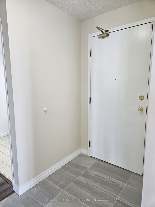 708 - 410 Mclevin Ave, Condo with 3 bedrooms, 2 bathrooms and 1 parking in Scarborough ON | Image 11