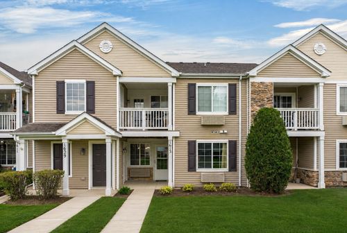 1613-1613 Silverstone Dr, Carpentersville, IL, 60110-1192 | Card Image