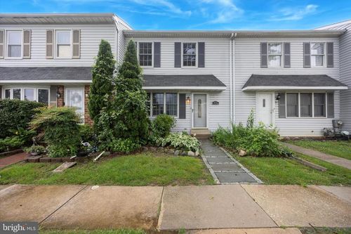 918 Greenhouse Dr, SECANE, PA, 19018-3433 | Card Image