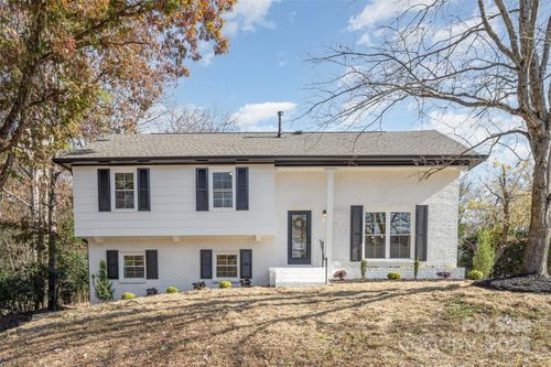 7329 Thorncliff Dr, Charlotte, NC, 28210-6534 | Card Image