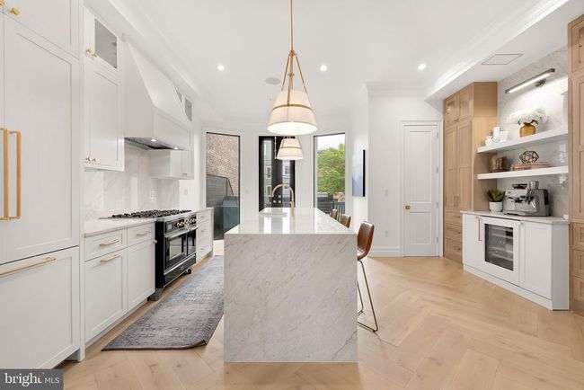 1722 Q St Nw, Townhouse with 6 bedrooms, 5 bathrooms and null parking in WASHINGTON DC | Image 5