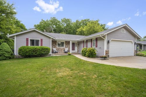 2607 Lancaster Dr, Waukesha, WI, 53188-1381 | Card Image