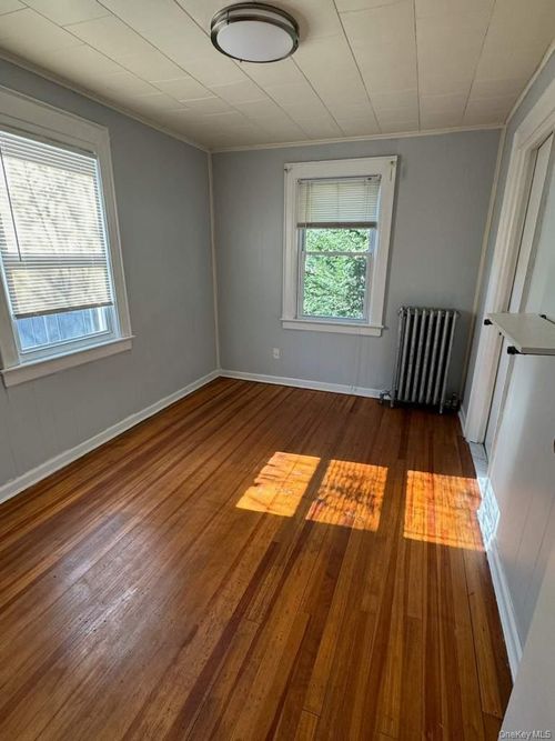 12 Forest Row, Great Neck, NY, 11023-1238 | Card Image