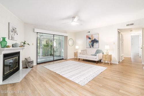 10-816 Washburn Ave, Louisville, KY, 40222-8700 | Card Image