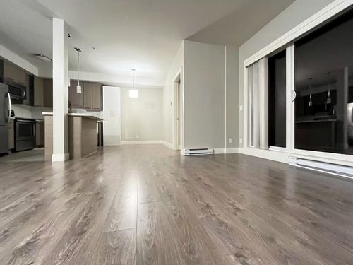 305-7377 14th Ave, Burnaby, BC, V3N1Z7 | Card Image