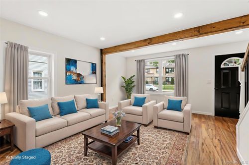 31 Grove St, Hempstead, NY, 11550-5531 | Card Image