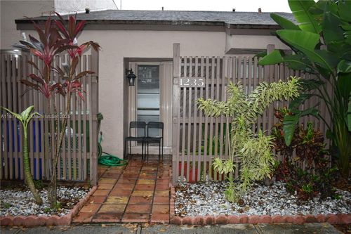 1235 Nw 122nd Ter, Pembroke Pines, FL, 33026-3819 | Card Image