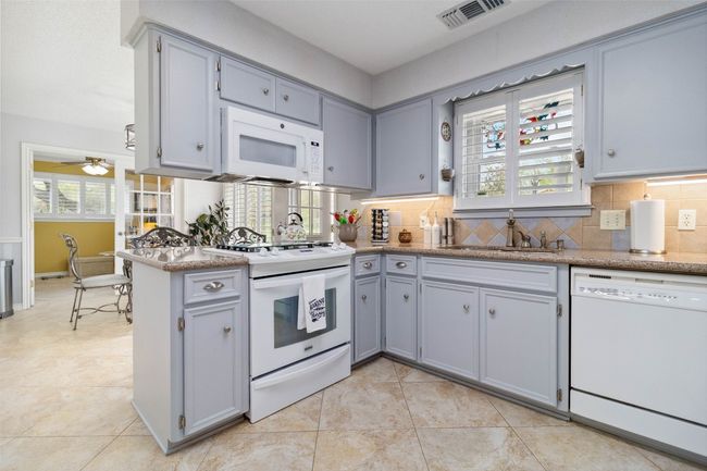 275 Saegert Rd, House other with 4 bedrooms, 2 bathrooms and 4 parking in Paige TX | Image 13