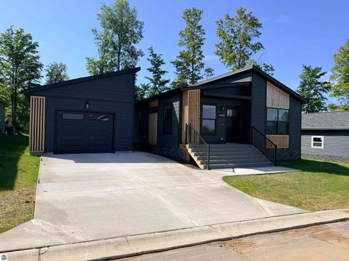 1420 New Horizons Trl, Traverse City, MI, 49686-9024 | Card Image