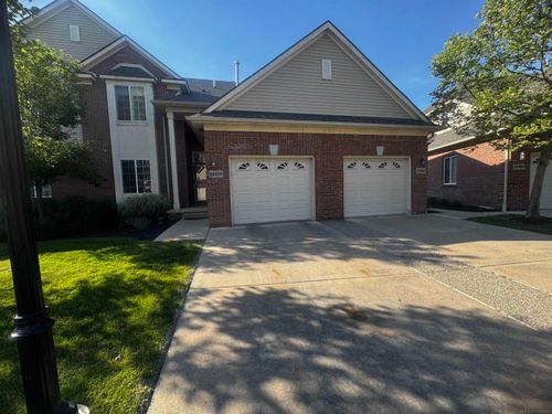 29459 Woodpark Cir, Warren, MI, 48092-6306 | Card Image