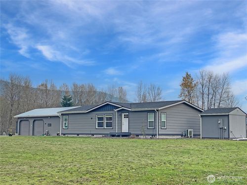 223 Horseshoe Bend Est, Kelso, WA, 98626-9811 | Card Image