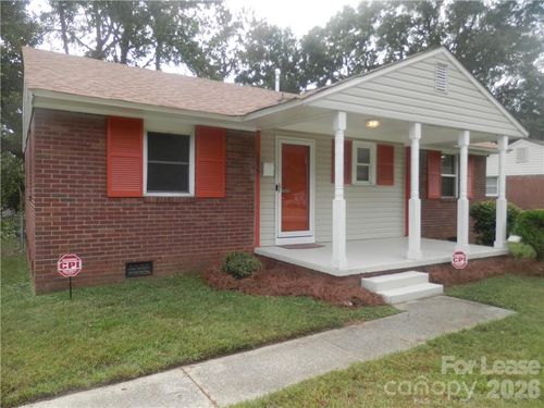 2827 Burbank Dr, Charlotte, NC, 28216-4402 | Card Image