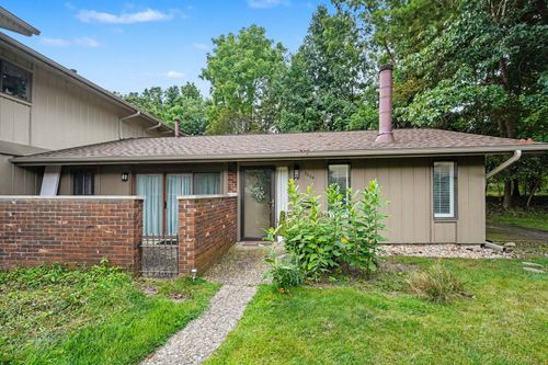 3834 Greenleaf Circle, Kalamazoo, MI, 49008 | Card Image