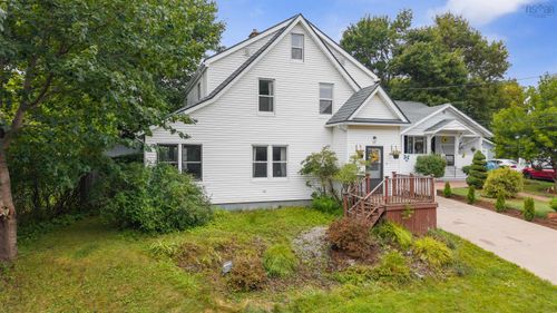 28 Mitchell St, New Glasgow, NS, B2H1H1 | Card Image