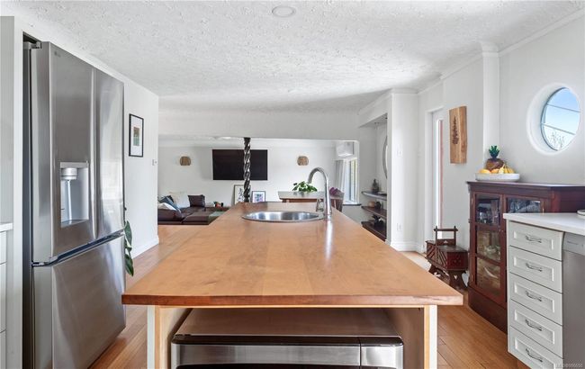 931 Mesher Pl, House other with 3 bedrooms, 3 bathrooms and 4 parking in Esquimalt BC | Image 24