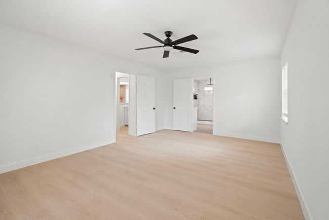 8215 Twining Oaks Ln, House other with 5 bedrooms, 4 bathrooms and 3 parking in Spring TX | Image 21