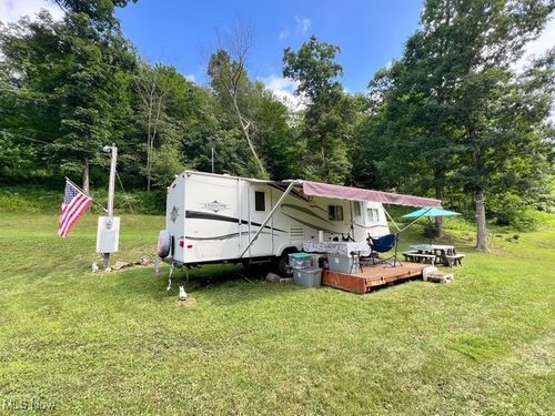 8134 State Route 800 Se, Uhrichsville, OH, 44683-7472 | Card Image
