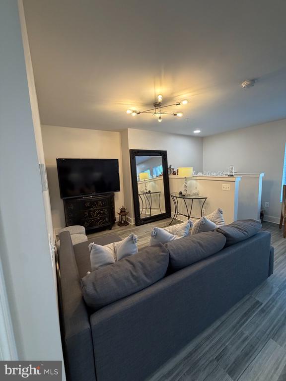 Residential Lease in MONTGOMERY VILLAGE 5