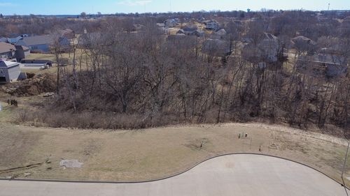 1409 Deer Run Dr, Knoxville, IA, 50138-1027 | Card Image