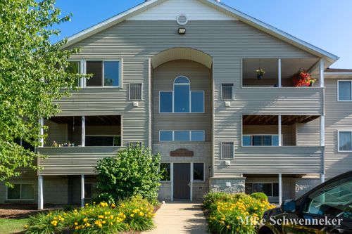 102-8496 Jasonville Ct, Caledonia, MI, 49316-8097 | Card Image