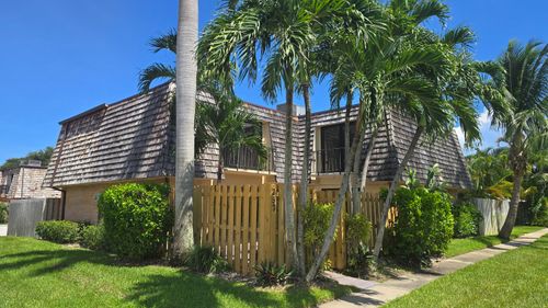 257 Lake Arbor Dr, Palm Springs, FL, 33461-2161 | Card Image