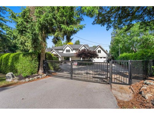 3330 140 Street, House with 5 bedrooms, 5 bathrooms and 8 parking in Surrey BC | Card Image