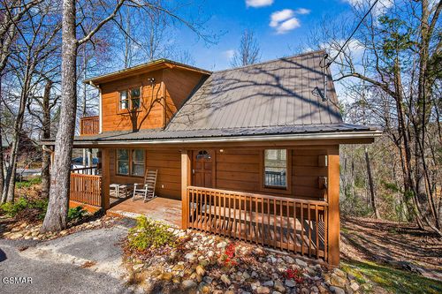 745 Ski View Ln, Sevierville, TN, 37876 | Card Image
