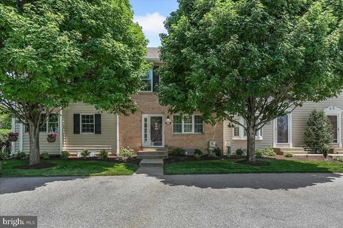 202-202 Meadow Ct, GLEN MILLS, PA, 19342-8110 | Card Image