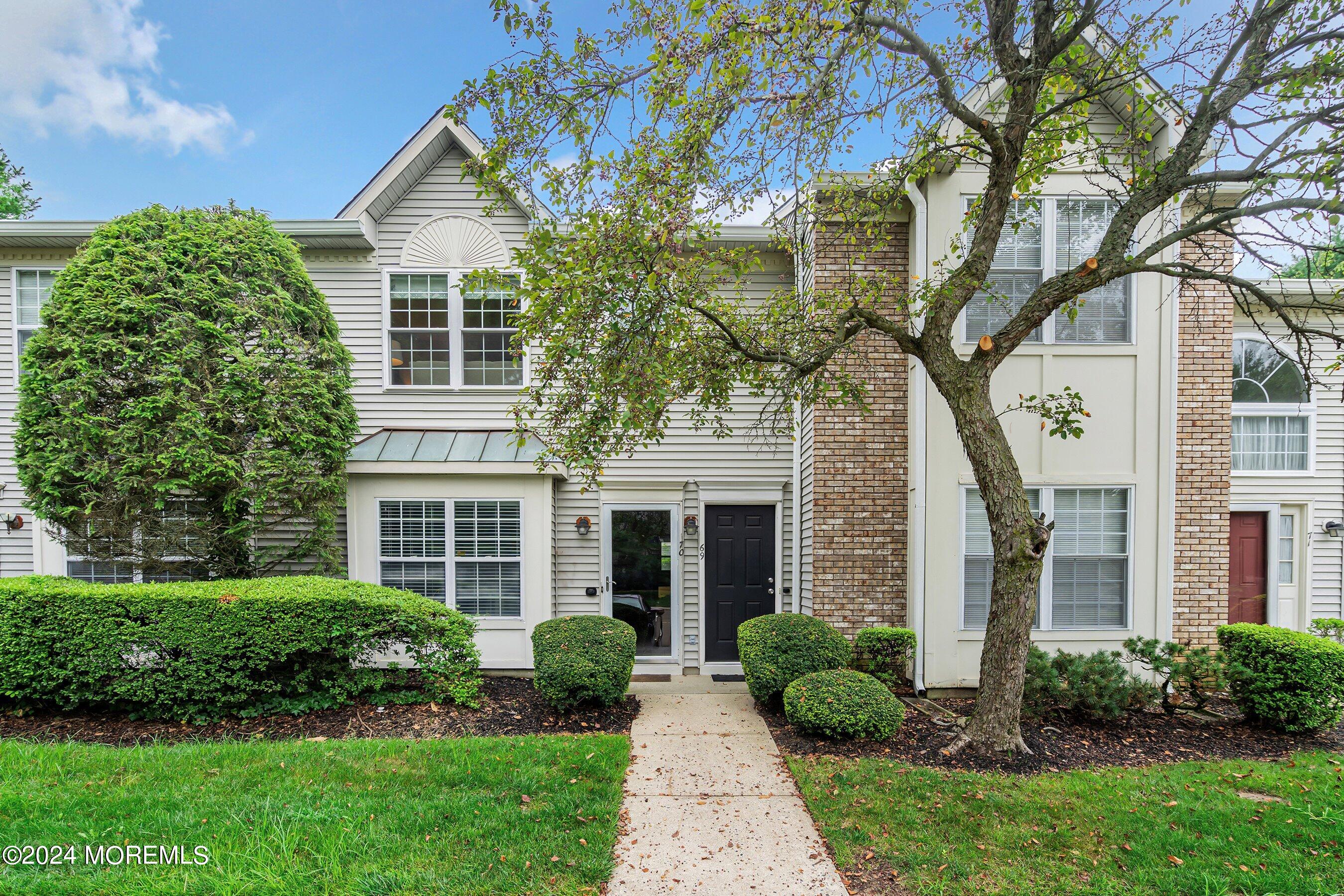 Arlington Ct, Holmdel, NJ 07733