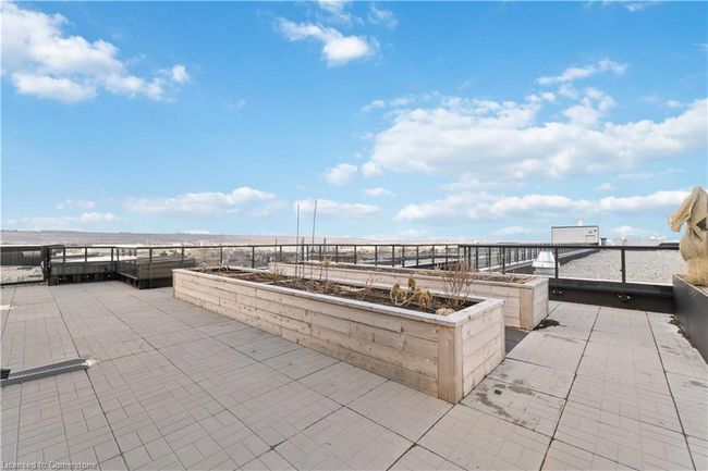 208 - 600 N Service Rd, House attached with 2 bedrooms, 1 bathrooms and 1 parking in Stoney Creek ON | Image 18