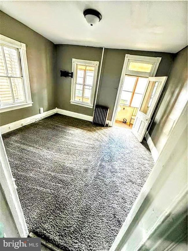 302 W Kline Ave, Home with 4 bedrooms, 1 bathrooms and null parking in Lansford PA | Image 4