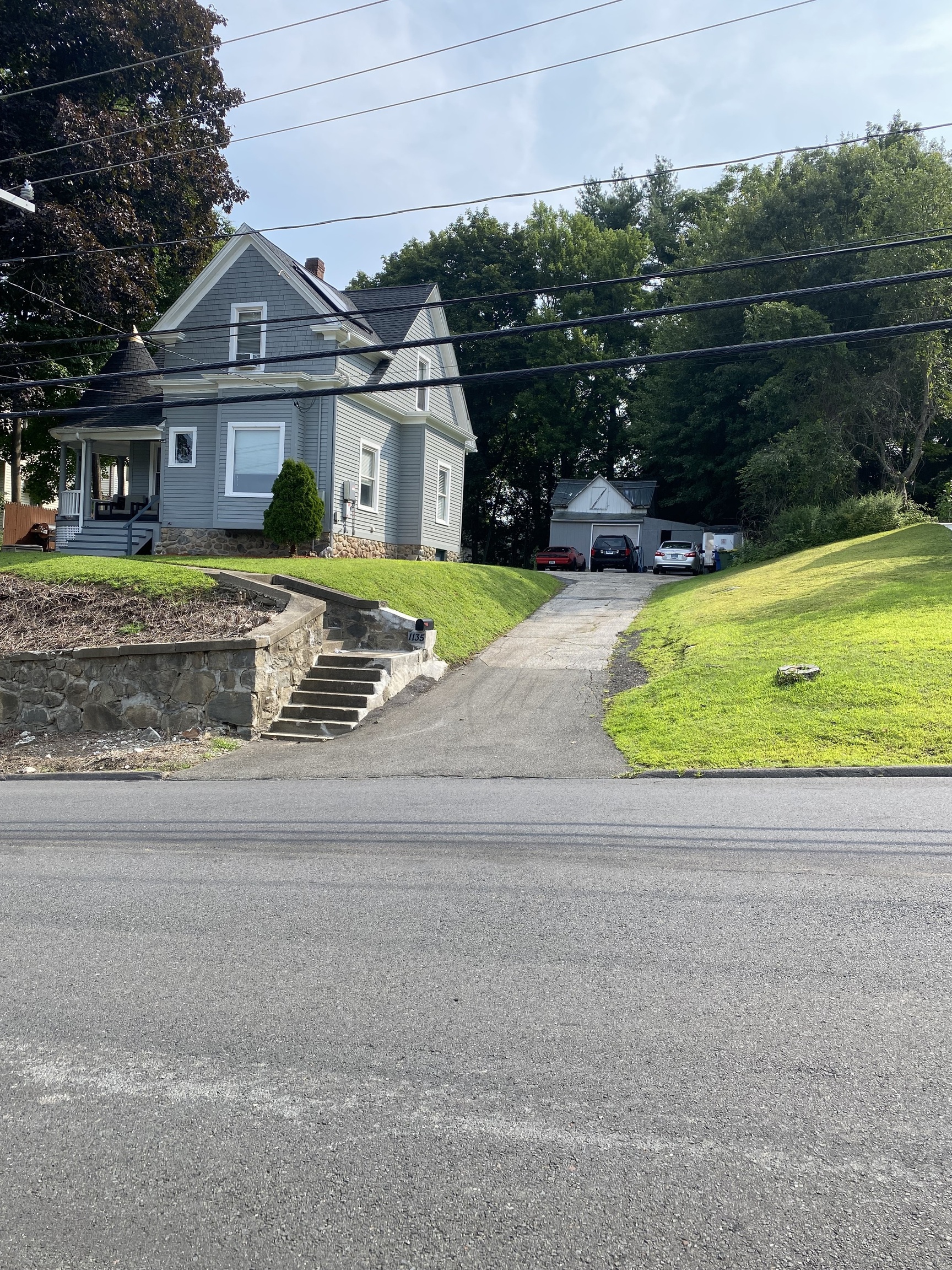 Hamilton Ave, Waterbury, CT 06706