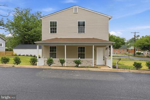 901 Nova Ave, CAPITOL HEIGHTS, MD, 20743-4060 | Card Image