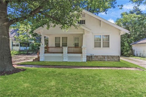 415 N 25th St, Parsons, KS, 67357-2510 | Card Image