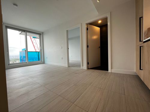 23xx-5058 Joyce Street, Vancouver, BC, V5R4G6 | Card Image