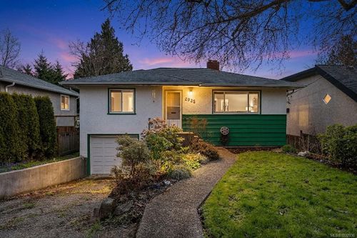2935 Wascana St, Saanich, BC, V9A1V6 | Card Image