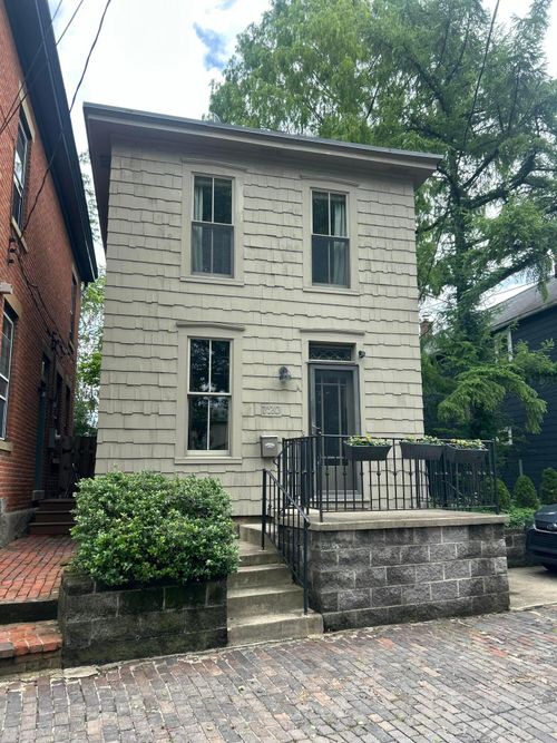 720 Macon Aly, Columbus, OH, 43206-2106 | Card Image