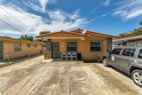 2311 Nw 33rd St, Miami, FL, 33142-5858 | Card Image