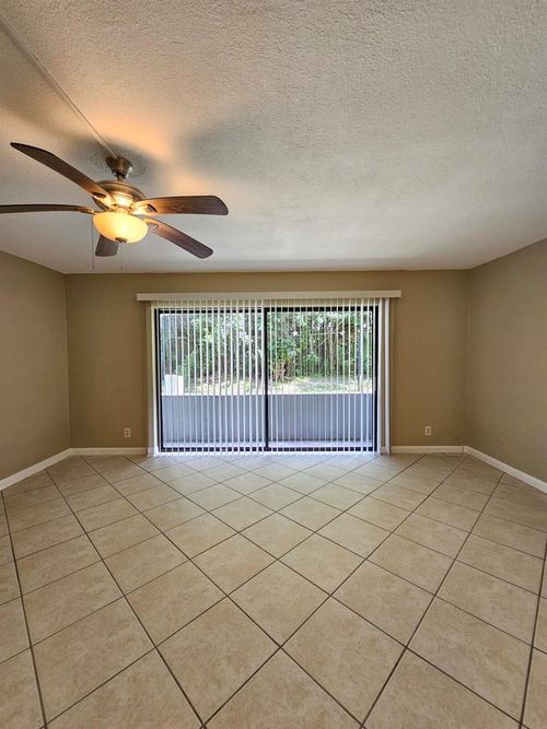 apt-108-2050 N Congress Ave, West Palm Beach, FL, 33401-1658 | Card Image