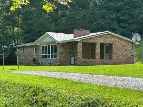 2261 Skeetrock Rd, Clintwood, VA, 24228-6990 | Card Image