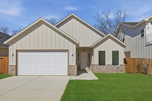 1633 E Tucker St, Fort Worth, TX, 76104-1733 | Card Image