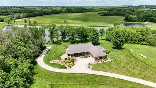 1672 N 1 Rd, Baldwin City, KS, 66006-6106 | Card Image