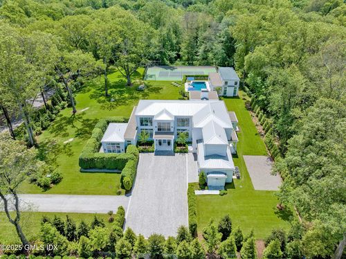 8 Fox Run Ln, Greenwich, CT, 06831-3736 | Card Image