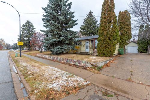 5104 31 St, Lloydminster, AB, T9V1E3 | Card Image