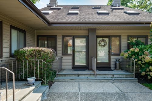 unit-f20-2437 Bedford St, Stamford, CT, 06905-3933 | Card Image